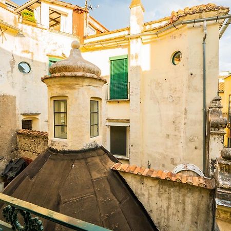 Апартаменты Vinto House Salerno Old Town Экстерьер фото