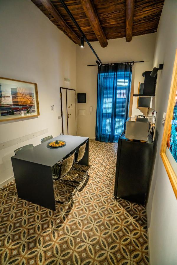 Апартаменты Vinto House Salerno Old Town Экстерьер фото