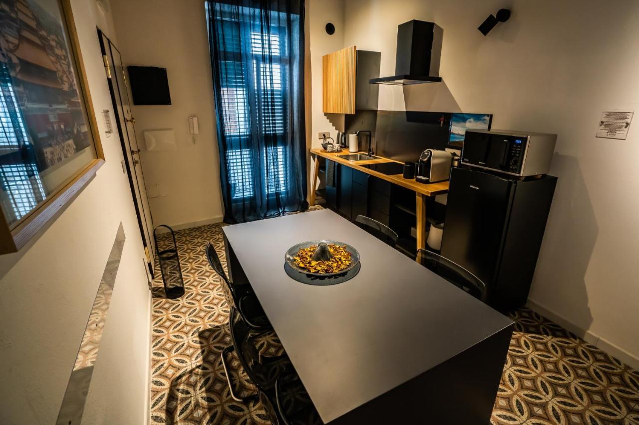Апартаменты Vinto House Salerno Old Town Экстерьер фото